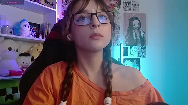 CelesteAyase Adlı Modelin Canlı XXX Sohbeti