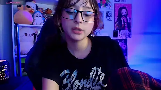 CelesteAyase Adlı Modelin Canlı XXX Sohbeti