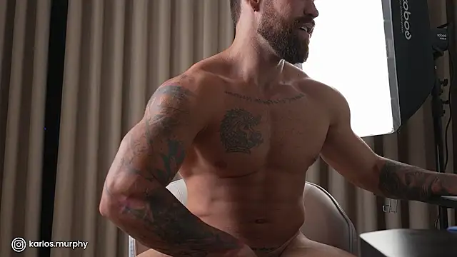 Karlos_Ripped_ 网络视讯表演