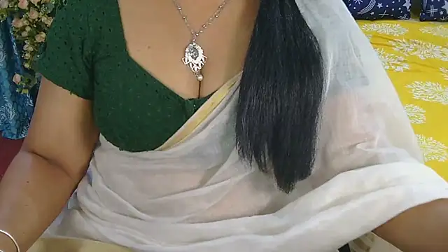 Pokazy przed kamerką – Mallu_Manisha