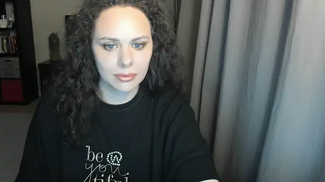 MollyCheiz Adlı Modelin Canlı XXX Sohbeti