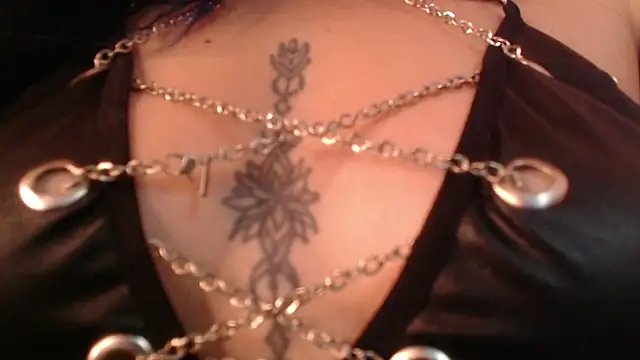 scarleth_blue's Webcam Show