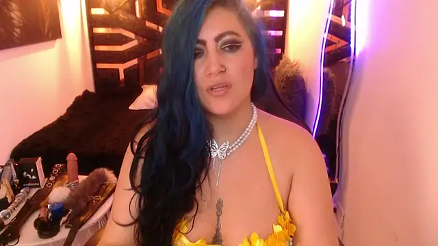 scarleth_blue's Webcam Show