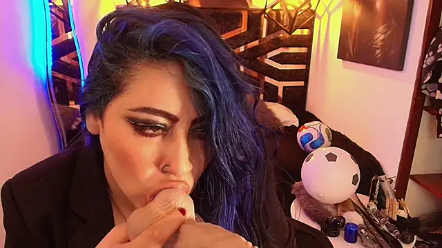 הופעת וובקאם של scarleth_blue