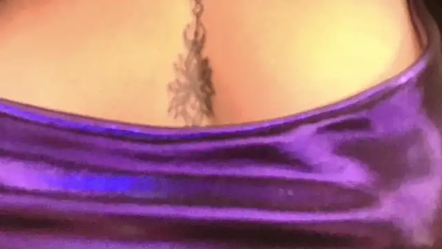 הופעת וובקאם של scarleth_blue