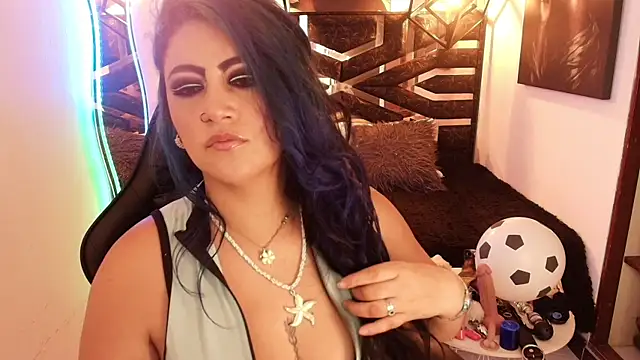 scarleth_blue's Webcam Show