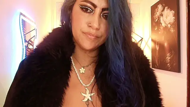 scarleth_blue Show in webcam
