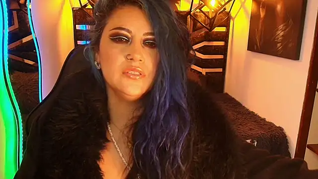 Pokazy przed kamerką – scarleth_blue