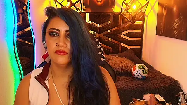 scarleth_blue Show in webcam