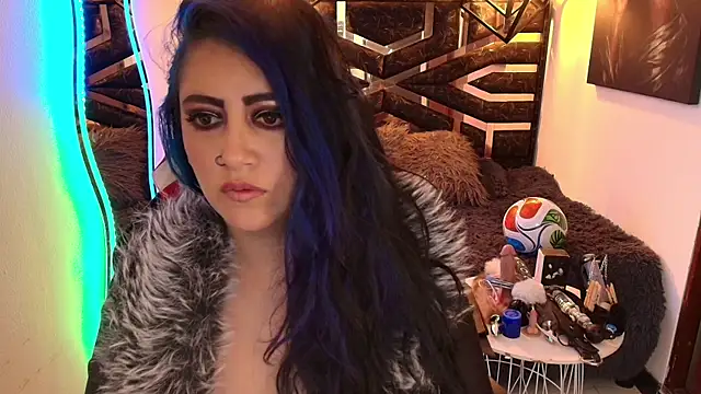 scarleth_blue's Webcam Show
