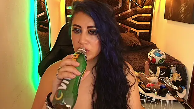 scarleth_blue's Webcam Show