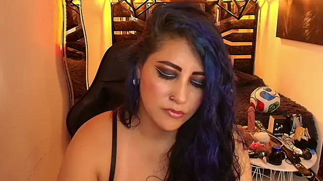 הופעת וובקאם של scarleth_blue