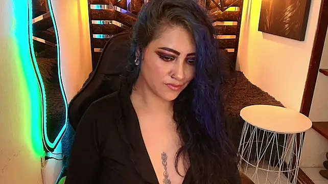 Pokazy przed kamerką – scarleth_blue