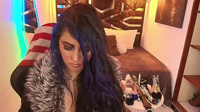Pokazy przed kamerką – scarleth_blue