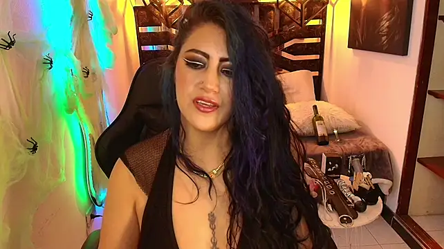 scarleth_blue Show in webcam