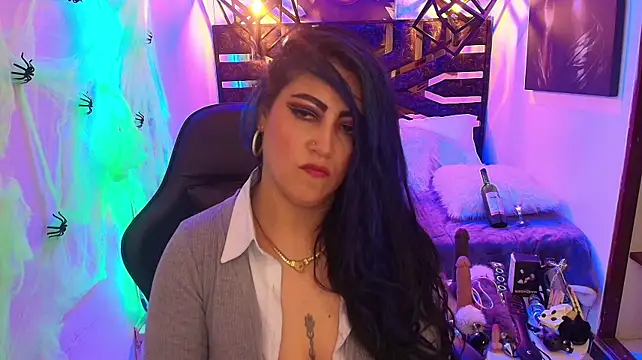 Pokazy przed kamerką – scarleth_blue