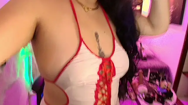 scarleth_blue's Webcam Show