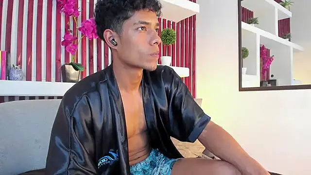 Show modela Kyros_leonidas na web-kameri