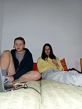 ella_maya Pertunjukan Webcam