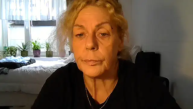 belgianshantie Adlı Modelin Canlı XXX Sohbeti