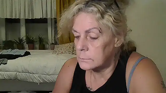 belgianshantie Adlı Modelin Canlı XXX Sohbeti