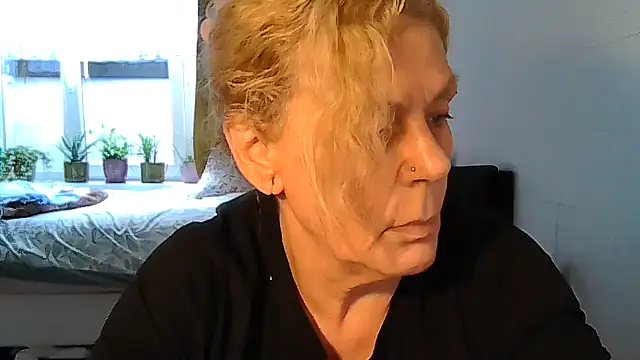 belgianshantie Adlı Modelin Canlı XXX Sohbeti