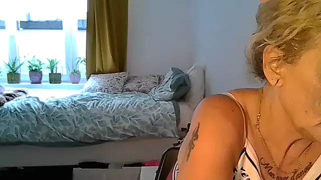 belgianshantien Live XXX chat