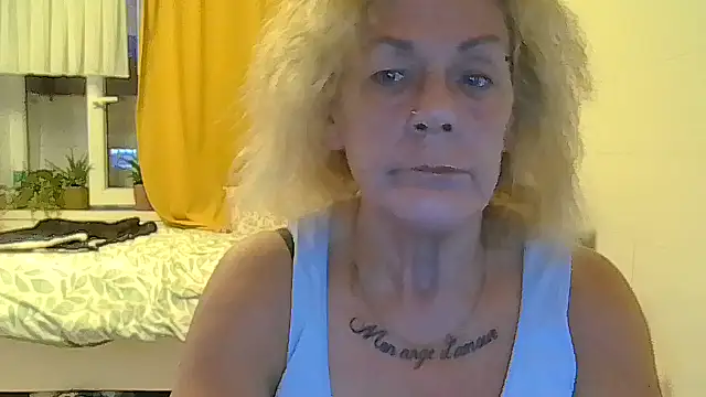 belgianshantie's Live XXX Chat