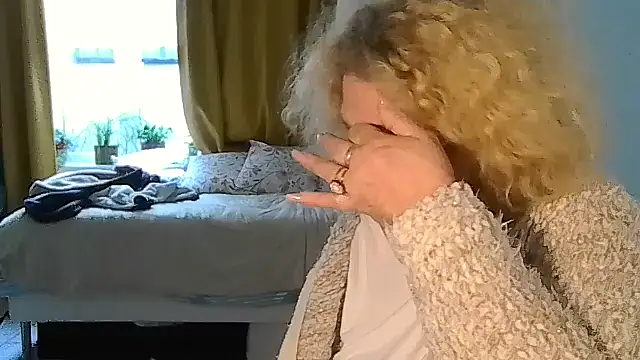 belgianshantie Adlı Modelin Canlı XXX Sohbeti
