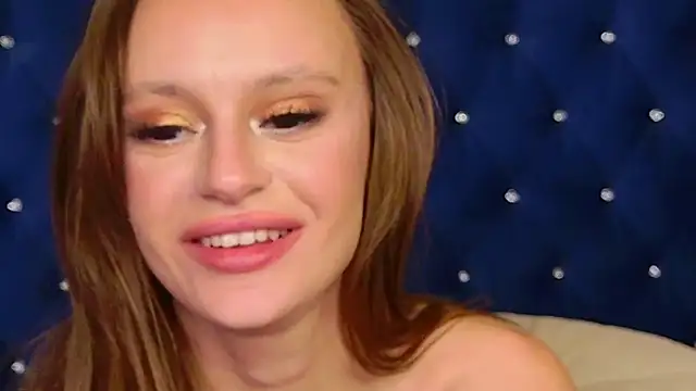 RebeccaMartons XXX чат на живо