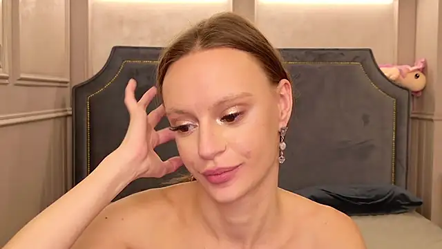 RebeccaMartons' Live XXX Chat