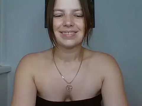 Naughty_Nata Adlı Modelin Canlı XXX Sohbeti