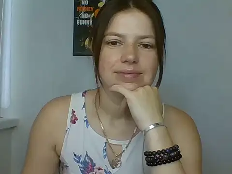 Naughty_Nata Adlı Modelin Canlı XXX Sohbeti
