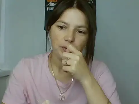 הופעת וובקאם של Naughty_Nata