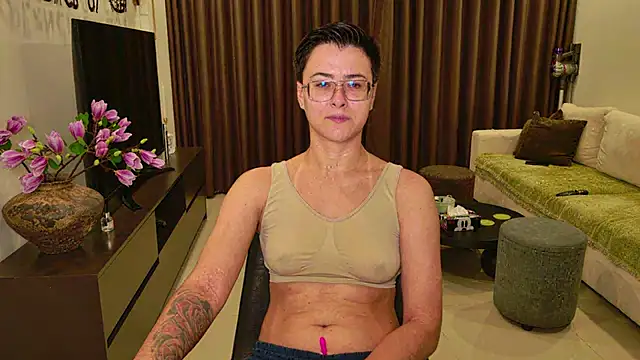 SashaNotFound 라이브 XXX 채팅
