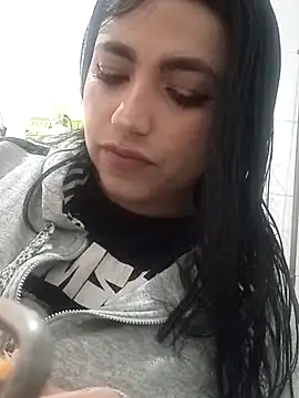 Naomy_Gomez_ Adlı Modelin Canlı XXX Sohbeti