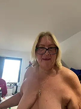 Show Webcam de MoistCurveyChanel