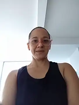 nicolle_milf1978 Adlı Modelin Canlı XXX Sohbeti
