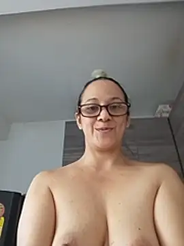 nicolle_milf1978のライブXXXチャット