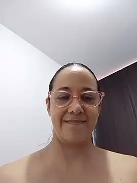 Chat +18 de nicolle_milf1978 ao vivo