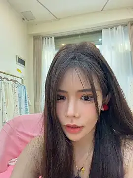 Selenaaaaa-: διαδικτυακό σόου στην κάμερα