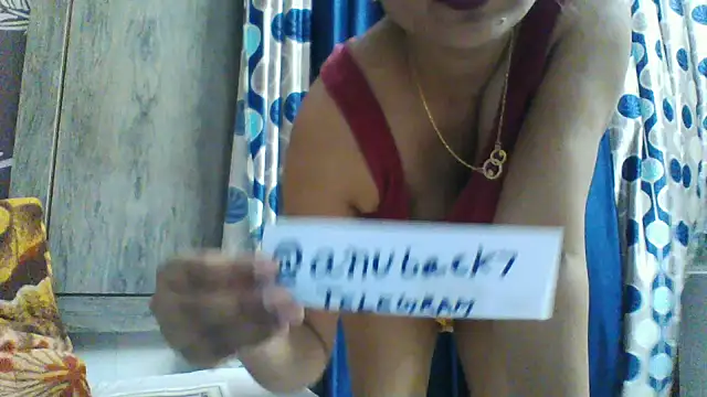 shalini_fire Adlı Modelin Canlı XXX Sohbeti