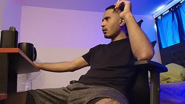 imyourg0d's Webcam Show