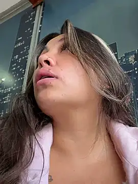 LIZ-06_ Show Webcam
