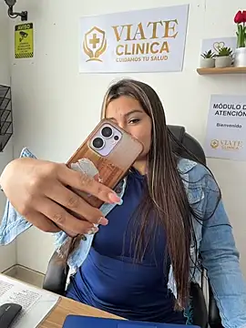 LIZ-06_ webcam show