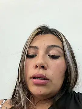 Pokazy przed kamerką – LIZ-06_