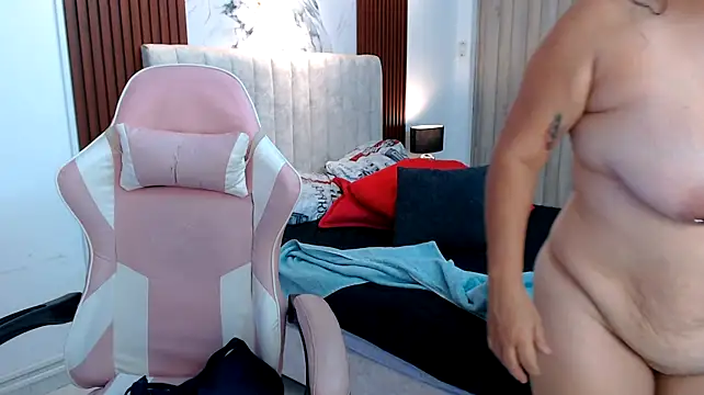 Chat +18 de ashleylove_prg ao vivo