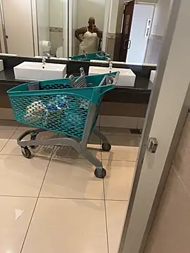 Bigmamababe: διαδικτυακό σόου στην κάμερα