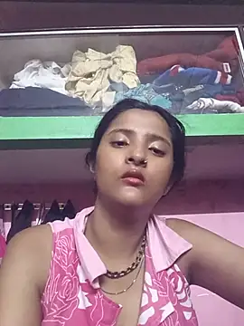 KittyBby14 Adlı Modelin Canlı XXX Sohbeti