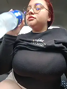 CURVY-HORNY: απευθείας συνομιλία ΧΧΧ